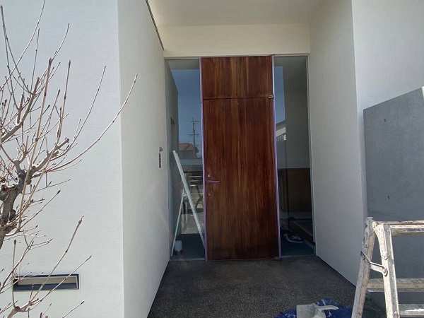 岐阜県岐阜市・K様邸　外壁塗装　木製ドアをキシラデコールで塗装しました！　 (4)