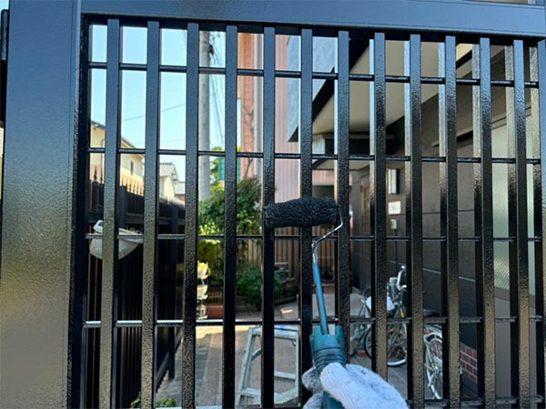 岐阜県岐阜市 門扉 上塗り